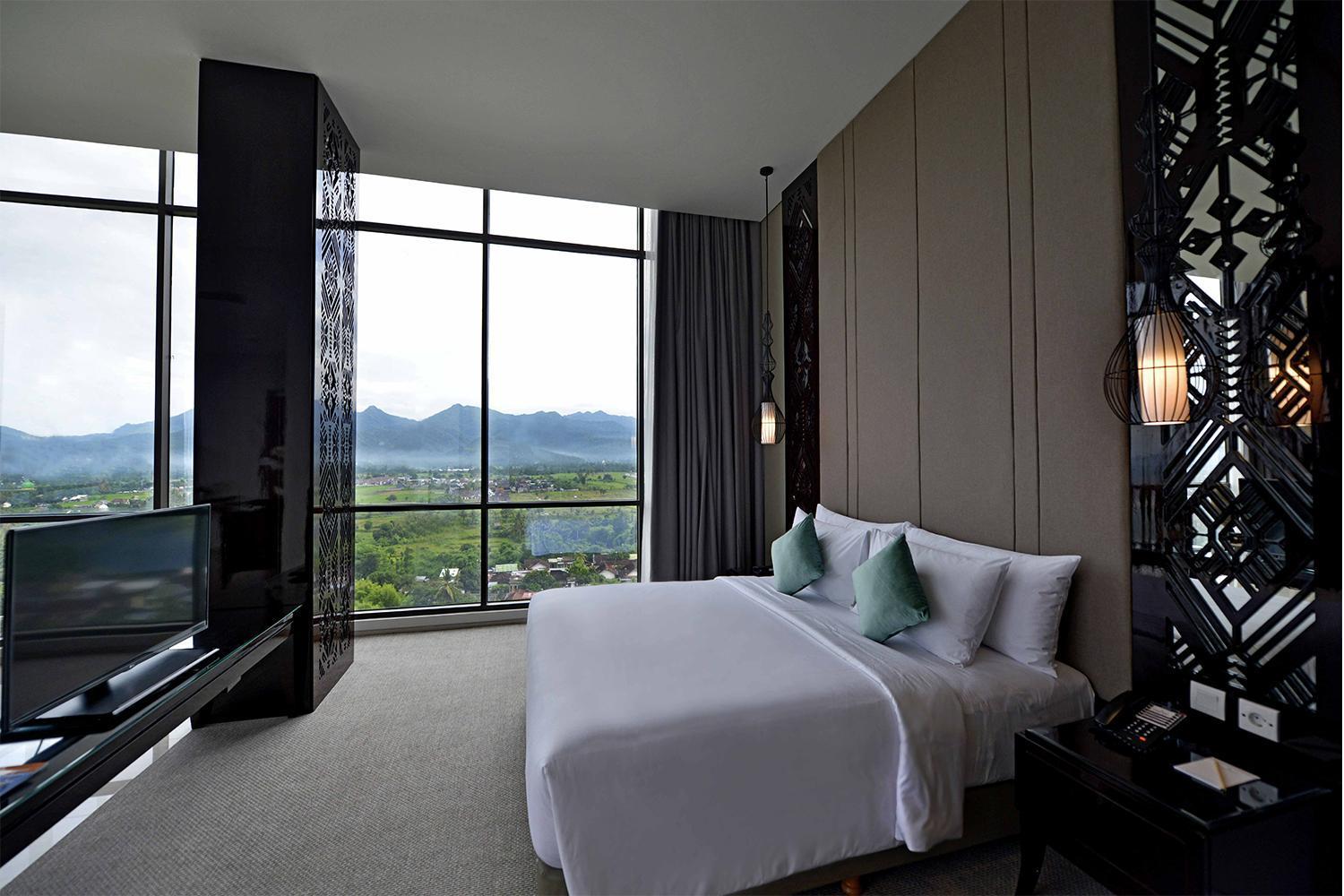 Lombok Astoria Hotel 4*
